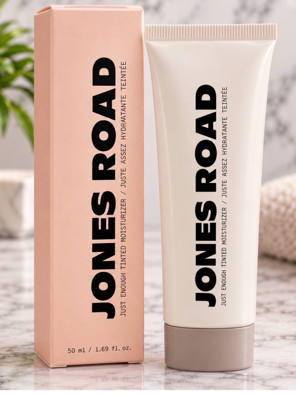 Jones Road Tinted Moisturizer Box - Light Clair